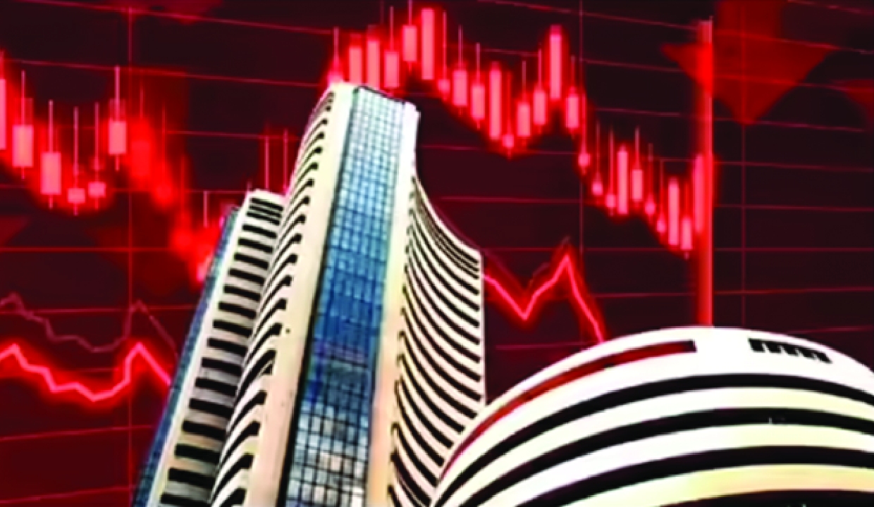 Selloff in IT stocks; Sensex down 600 points