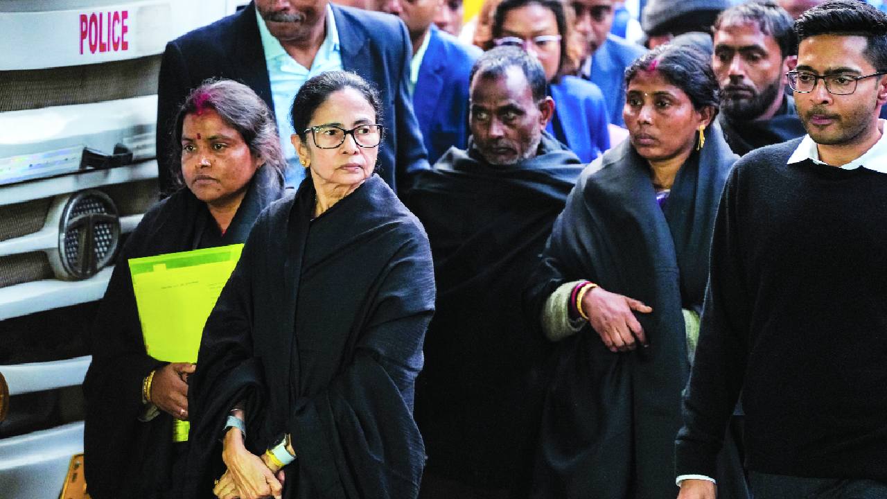 Showdown at Nirvachan Sadan as Mamata, supporters arrive in black