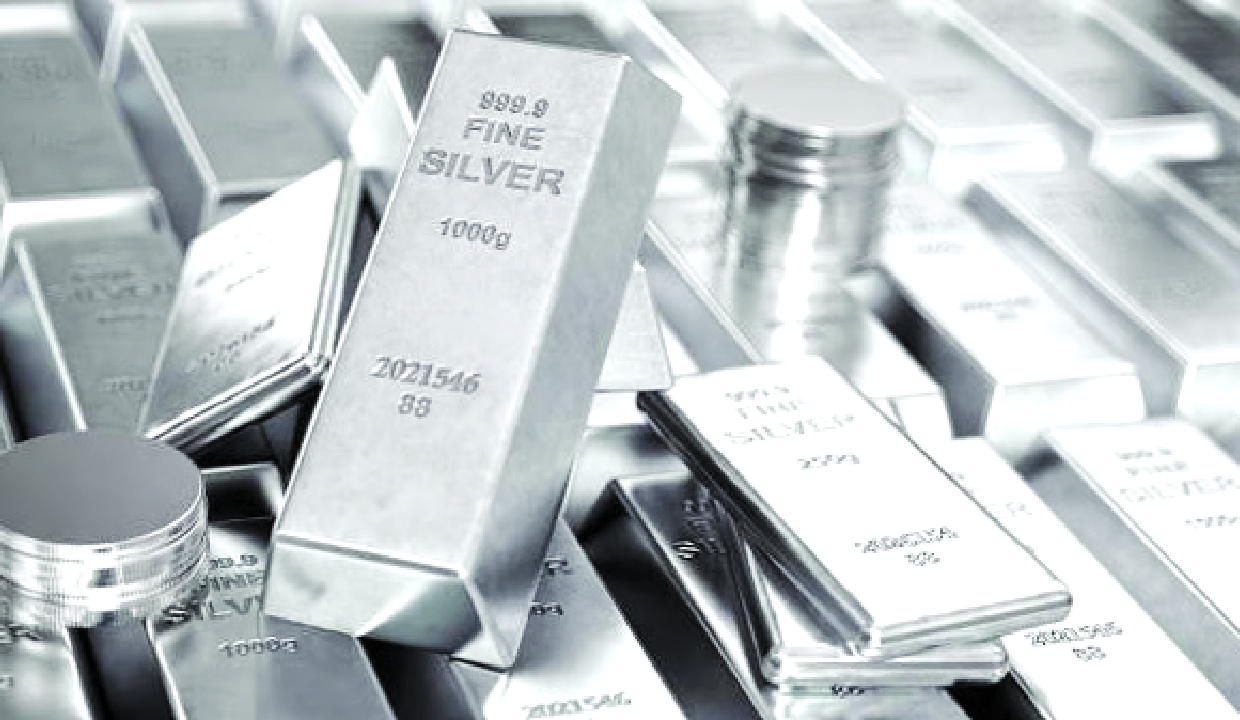 Silver tumbles Rs 8,158 to Rs 2.26 lakh/kg as dollar rally dents bullion appeal