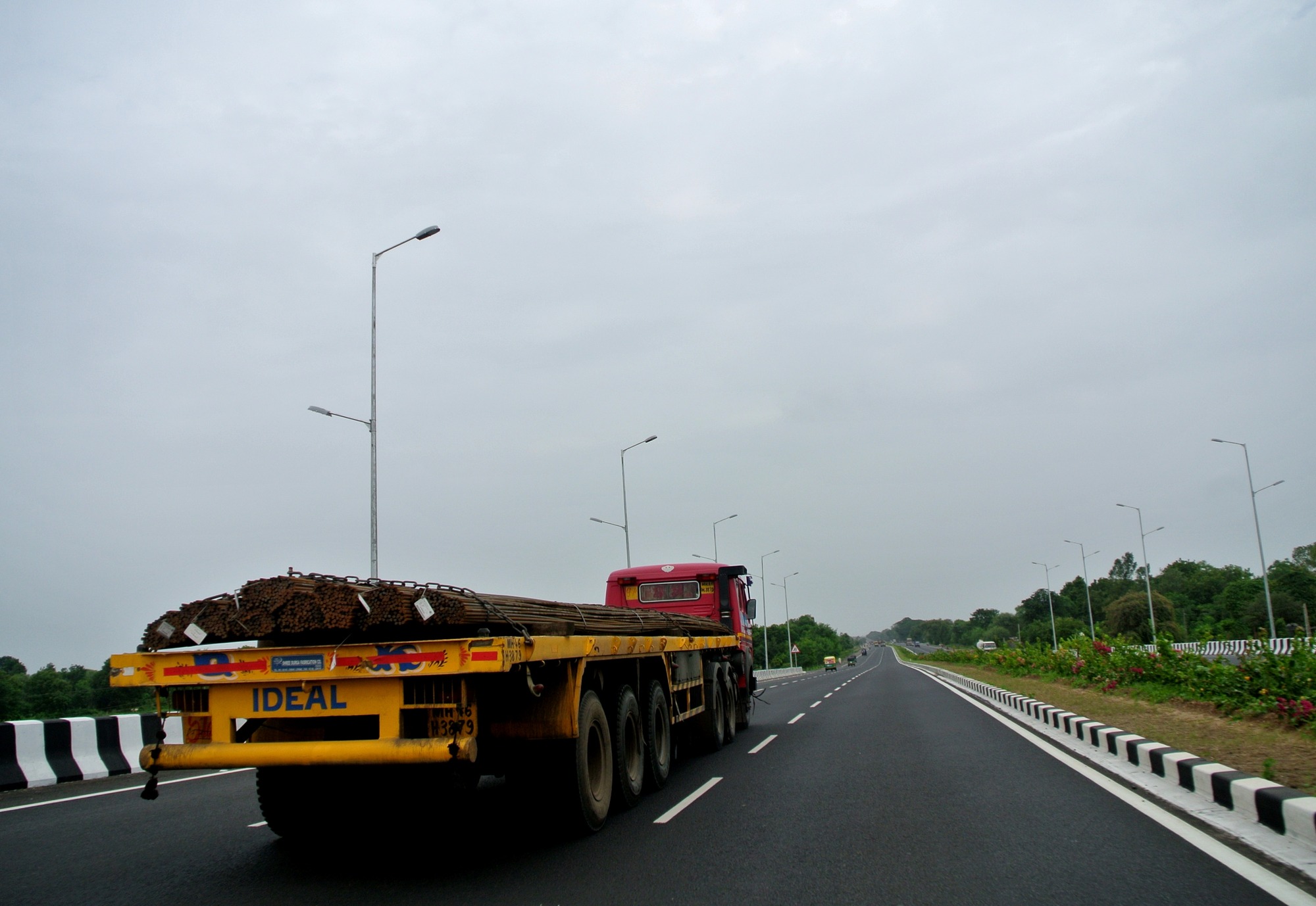 Six killed, seven injured in Chhattisgarh truck crash