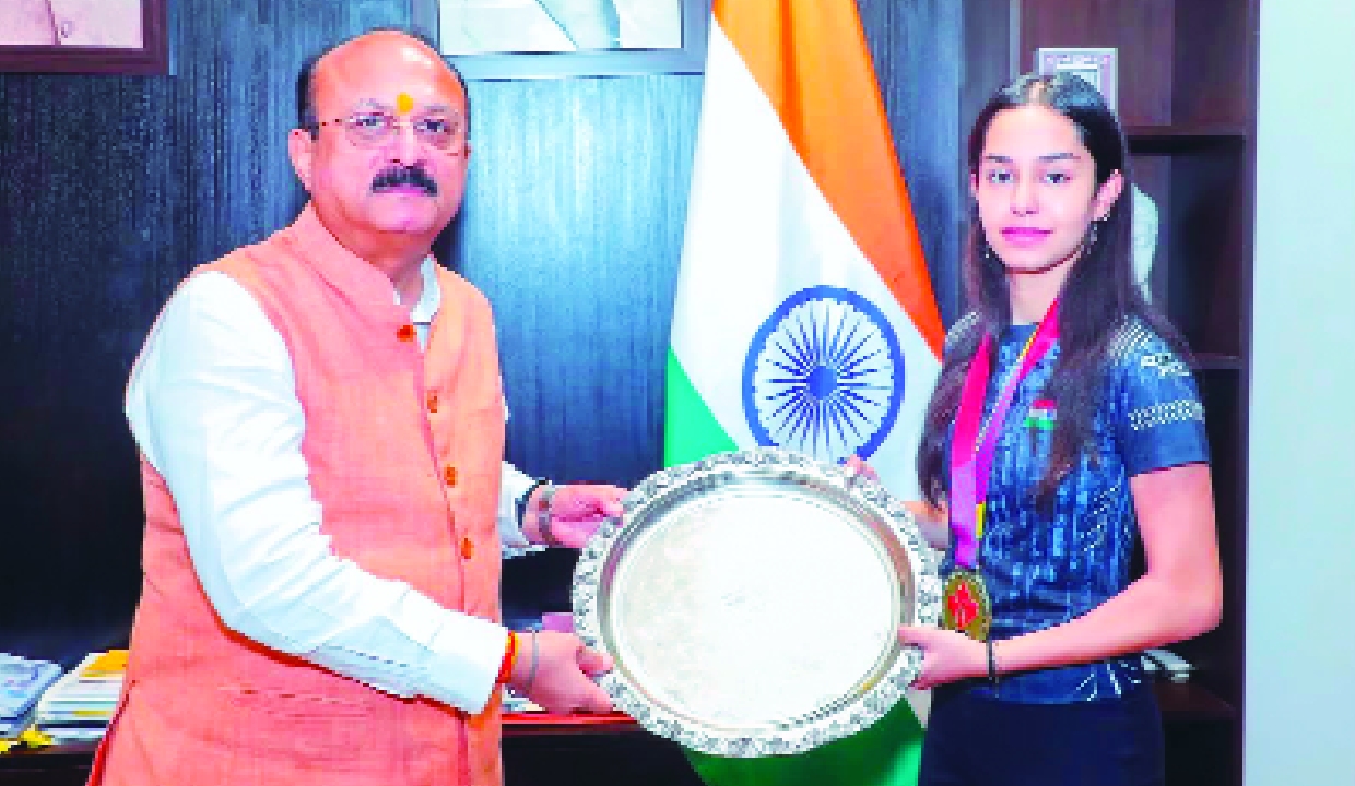 Sood meets athletes Anahat, Lovlina