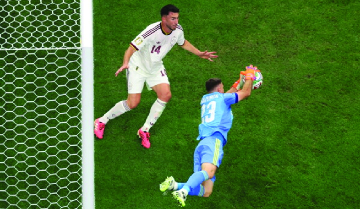 Spain sets WC record with 6th clean sheet in row, keeper Simon extends scoreless mark