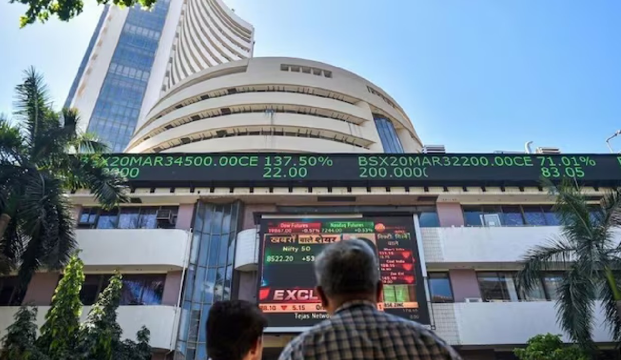 Stock markets decline in early trade