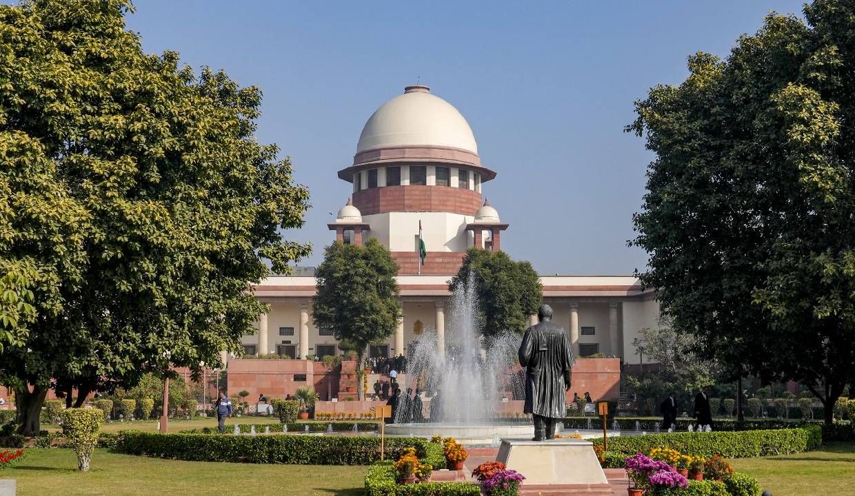 Supreme Court seeks action reports on illegal buildings, summons senior MCD officials