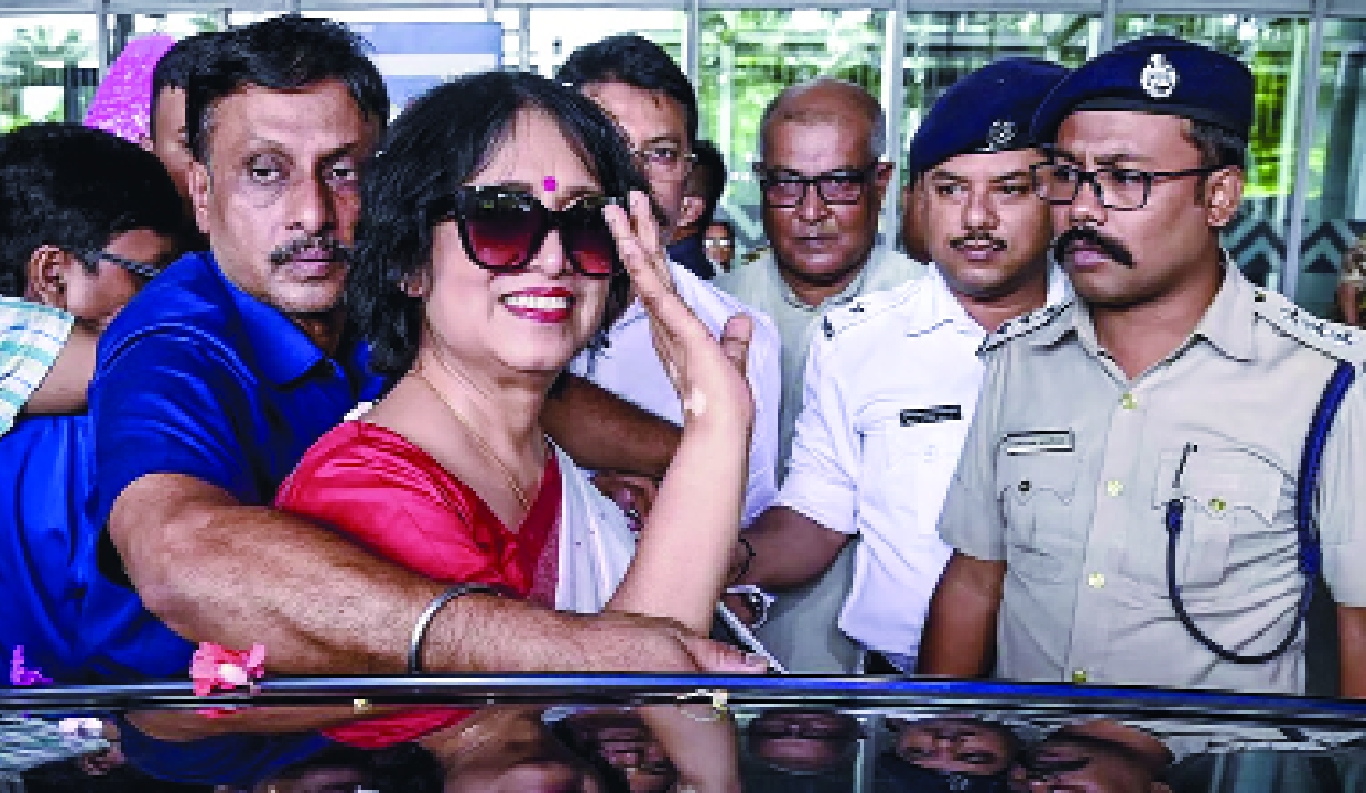 Suvendu assures Taslima Nasreen of full security in West Bengal
