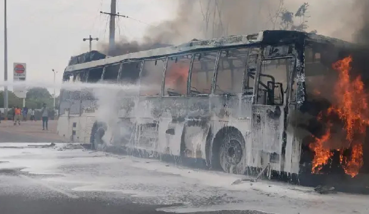 TGSRTC electric bus catches fire on Karimnagar-Hyderabad route, all 39 passengers safe