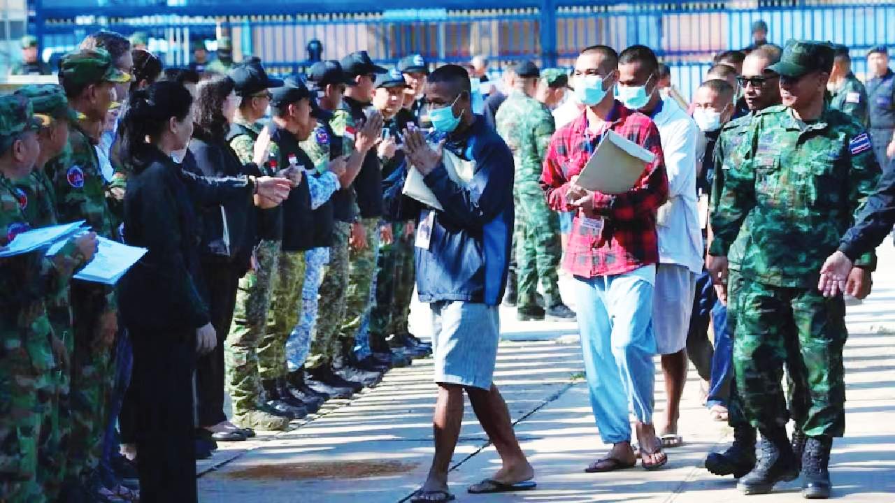 Thailand releases 18 Cambodian prisoners of war