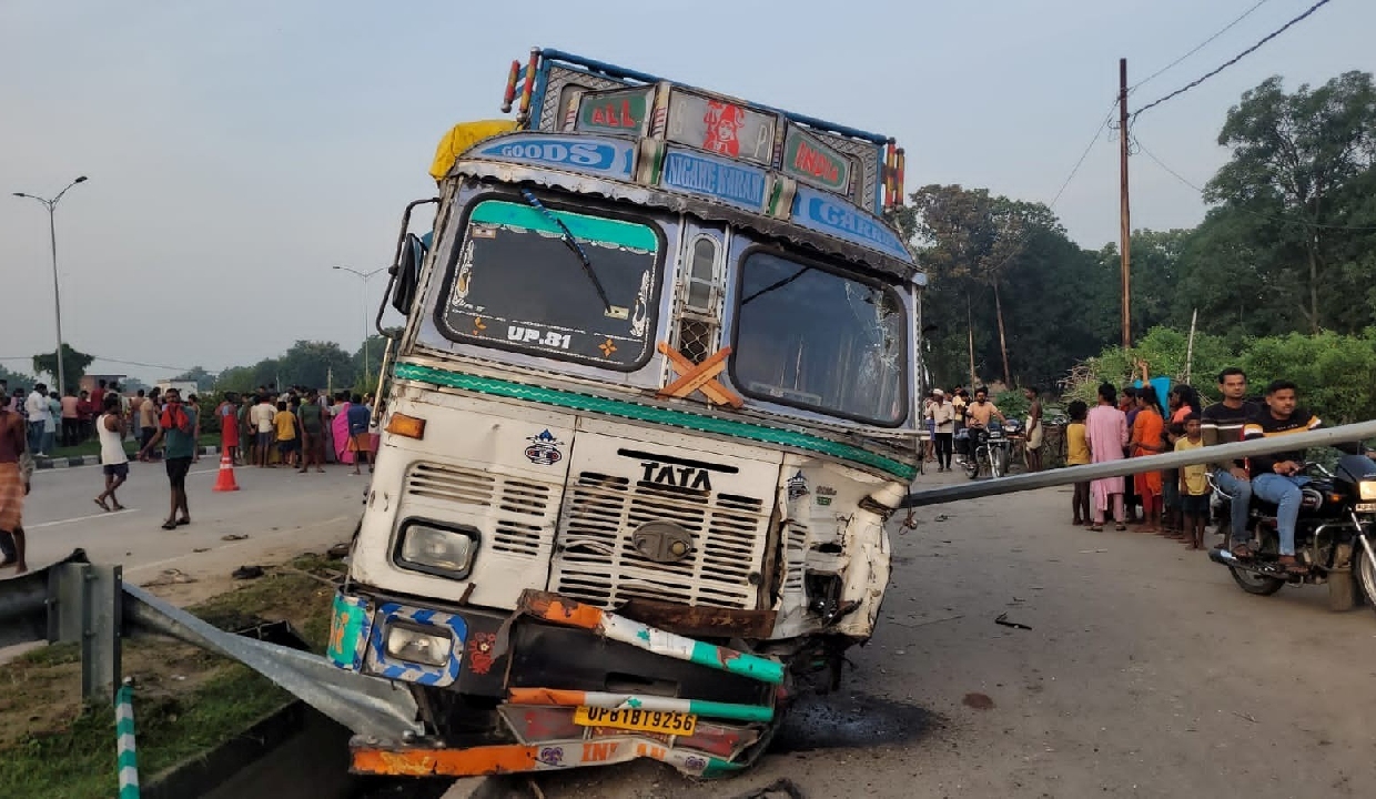 Three killed, two critically injured as speeding truck runs over pedestrians in Mirzapur
