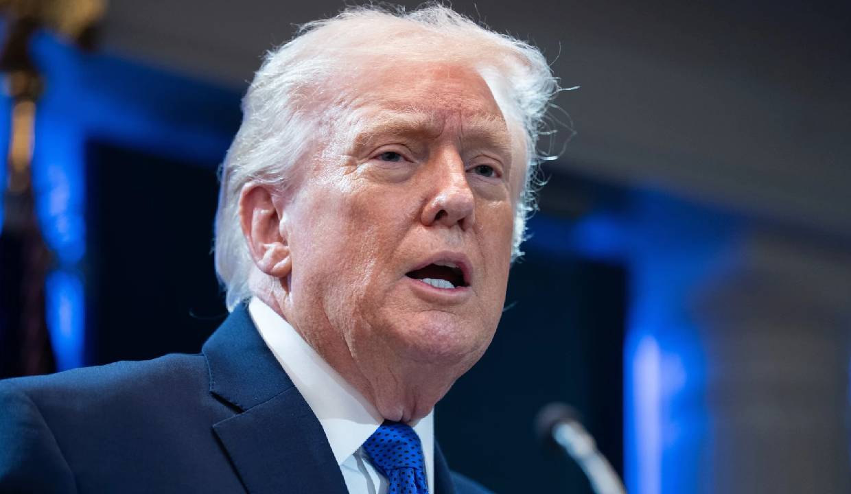 Trump calls Iran talks “Very Positive Development” as Strait of Hormuz tensions escalate