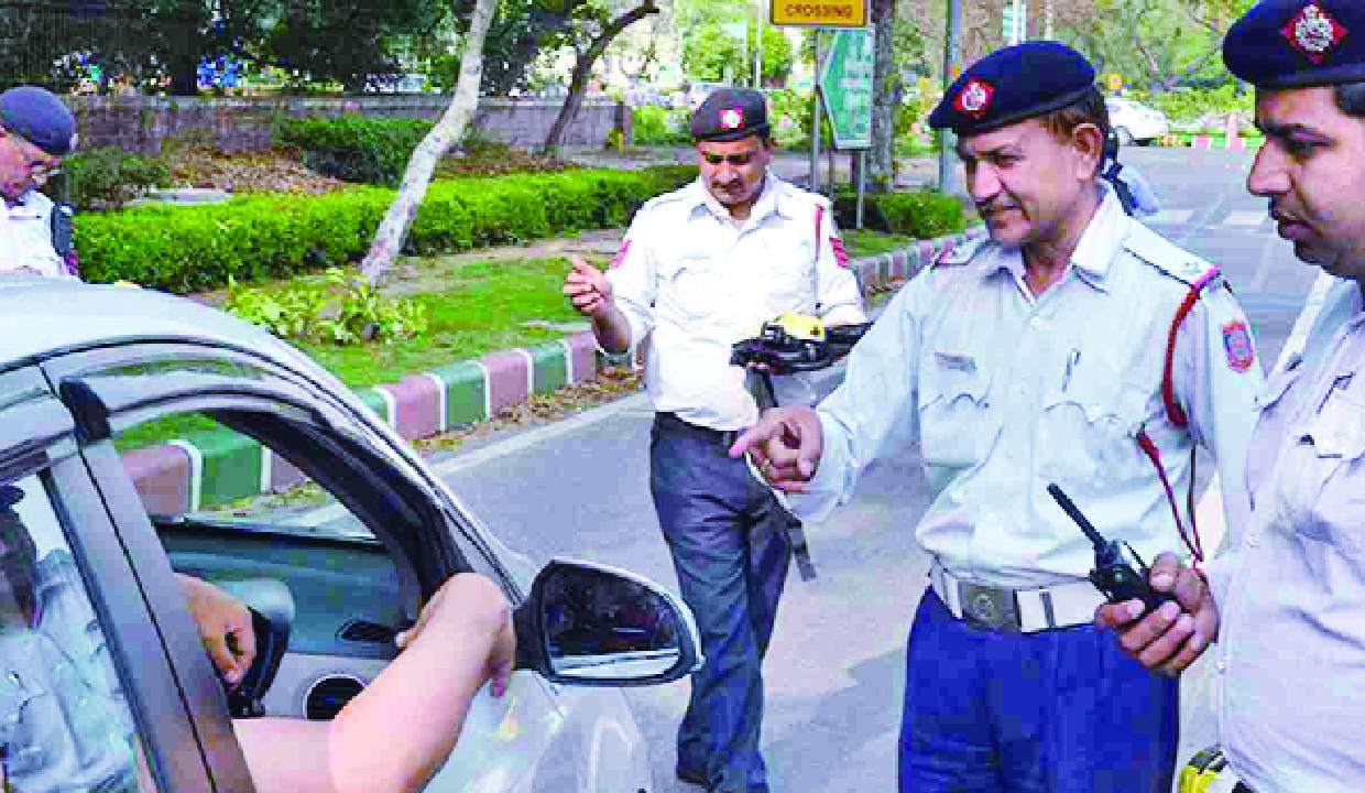 Two arrested for blackmailing traffic police