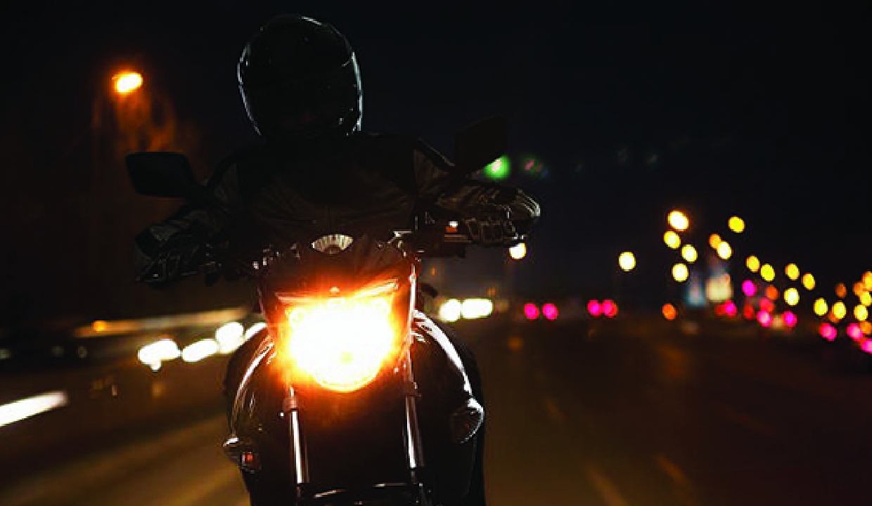 Two-wheelers to have low-beam auto headlamps from April 2028