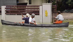 ‘Red alert’ issued for three Kerala districts as floodwaters recede