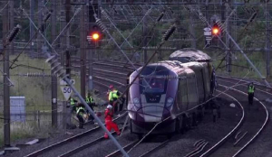 1 Dead, dozens injured as 2 passenger trains collide North of London