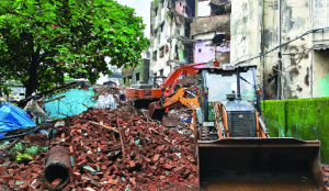 10 killed as 4-storey building collapses in Bhiwandi