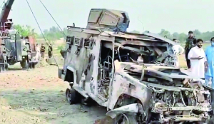 15 security officials killed in militant attack in Pak