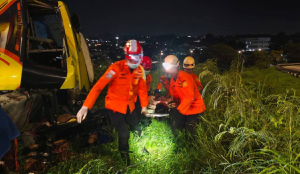 16 Killed in bus–fuel tanker collision in Indonesia after tyre burst triggers massive fire