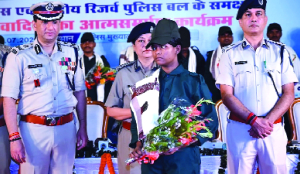 16 Maoists surrender before Jharkhand Police