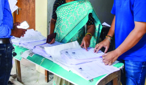 3,400 SIR forms found at Navi Mumbai photocopy shop, five BLOs suspended
