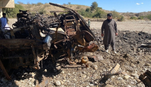 40 killed after passenger bus plunges into ravine in Pakistan