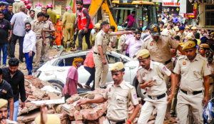 5 dead after building collapses in Delhi