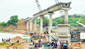 6 dead as under-construction bridge collapses in UP