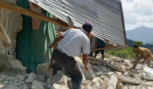 7.7-magnitude quake strikes Indonesia, kills five