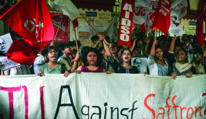 8 hurt as ABVP, Left students fight in Jadavpur University campus