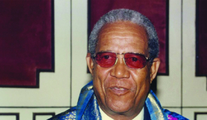 A tap on Gavaskar’s shoulder for luck: Doshi recalls Sobers