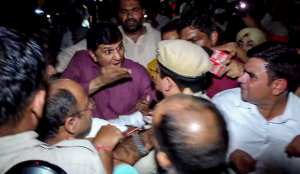 AAP protests in Delhi, seeks FIR against PWD Minister over slapping incident