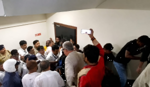 ABVP protest turns tense as workers breach Indore collectorate barricades
