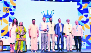 Acharya Balkrishna honoured with Champion Health Award