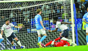 Acrobatic late goal gives Bologna surprise win at Napoli