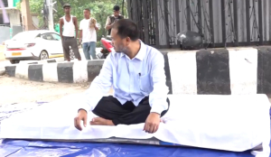 Akhil Gogoi stages dharna in Guwahati, seeks Rs 10 lakh flood compensation