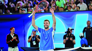 Amateur beats Sinner, turns millionaire