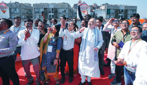 Amit Shah enjoys kite flying on Makar Sankranti