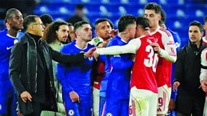 Arsenal beats Chelsea 3-2 in English League Cup semifinals