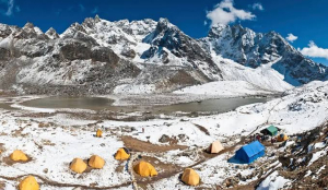 Avalanche at Himlung Himal base camp in Nepal leaves 10 missing
