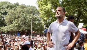 BJP accuses Rahul, Priyanka Gandhi of manhandling cops during Delhi protest
