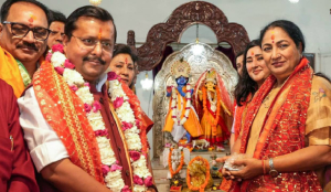 BJP President Nitin Nabin, Delhi CM Rekha Gupta Offer Prayers at Kali Bari Mandir in CR Park