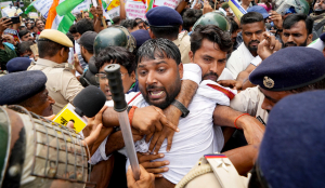 BPSC row : Students clash with police in Patna, several cops injured