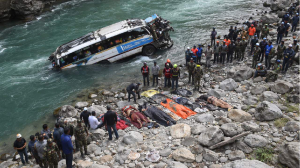 Bus crash kills 12