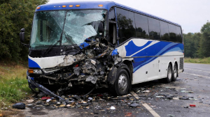 Bus crash leaves 4 dead