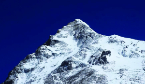 China-Nepal team extracts first full depth ice core from Everest summit