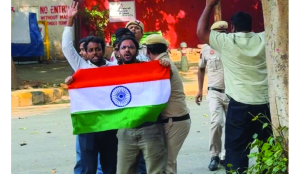 CJP leaders scale gate at Jantar Mantar, detained by police