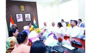 CM Rekha asks MCD to make city garbage-free