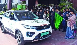 CM Rekha inaugurates six new CAAQMS stations across city