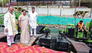 CM Rekha launches amphibious excavators for city drain cleaning