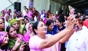 CM Rekha lays foundation stone for new oxygen park in Burari