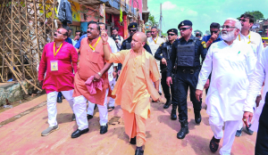 CM Yogi reviews flood situation, targets SP