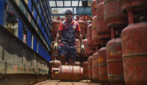 Commercial LPG Price Hiked by Rs 993: Check New 19-kg Cylinder Rates in Delhi, Mumbai, Bengaluru
